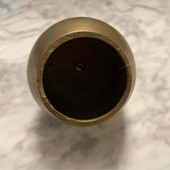 Vintage Brass Apple Paperweight - Picture 4 of 4